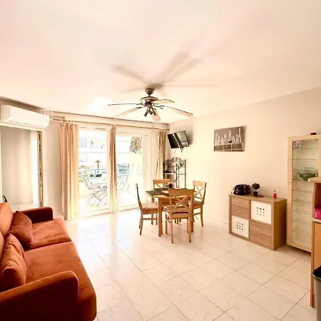 T2 Le Scintillant Plage-parking-terrasse-piscine *